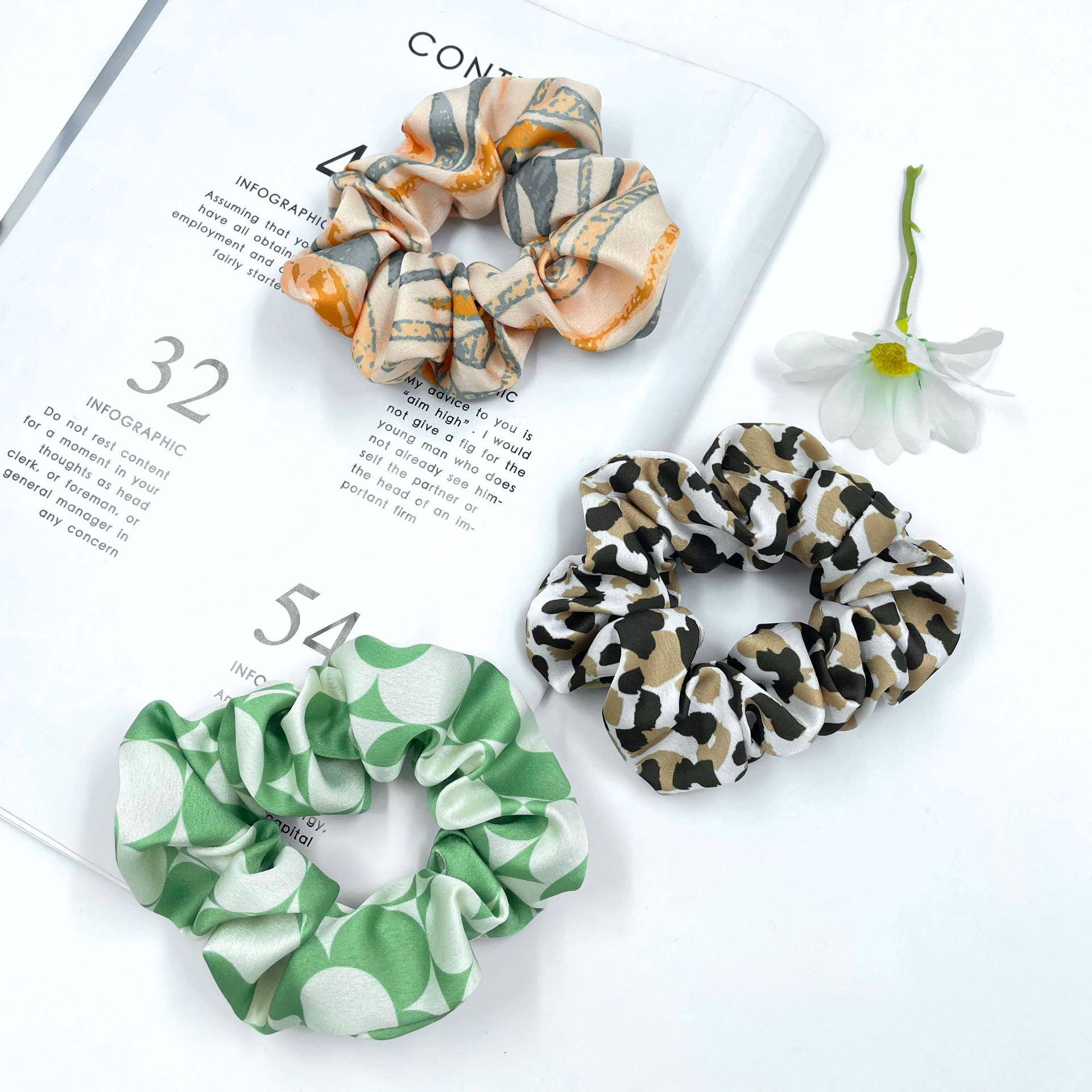 Wholesale Big Size Hair Scrunchies Satin 4cm Width Scrunchies Elegant Imitative Silk Hair Scrunchies